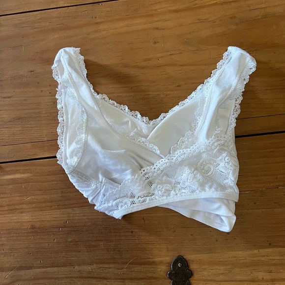 White Sports Bra, Sz S - Picture 2 of 2